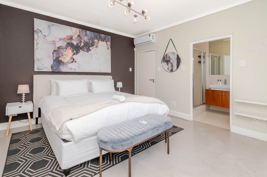 3 Bedroom Property for Sale in Sea Point Western Cape